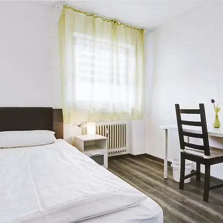 宾馆 Restaurant Austueble